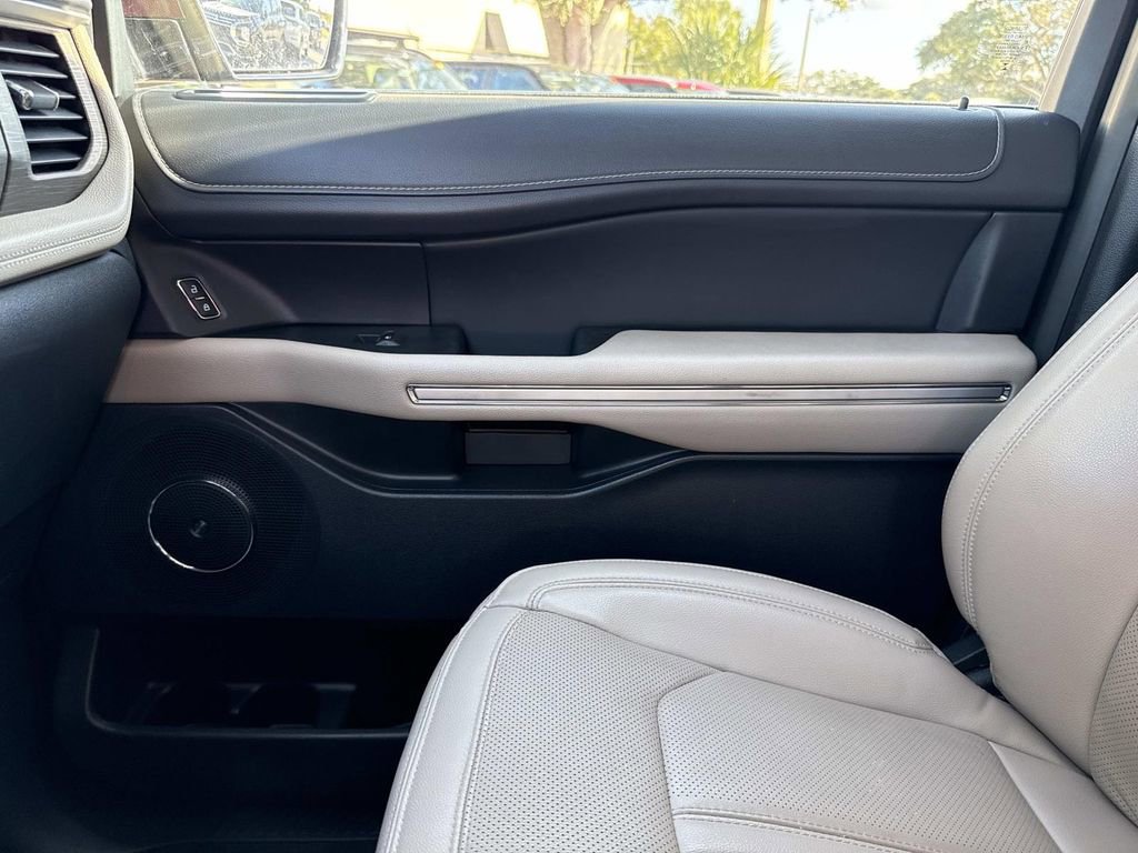 Used 2024 Ford Expedition Max Limited image 28