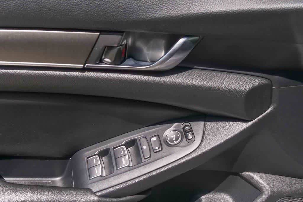 Used 2019 Honda Accord LX image 17