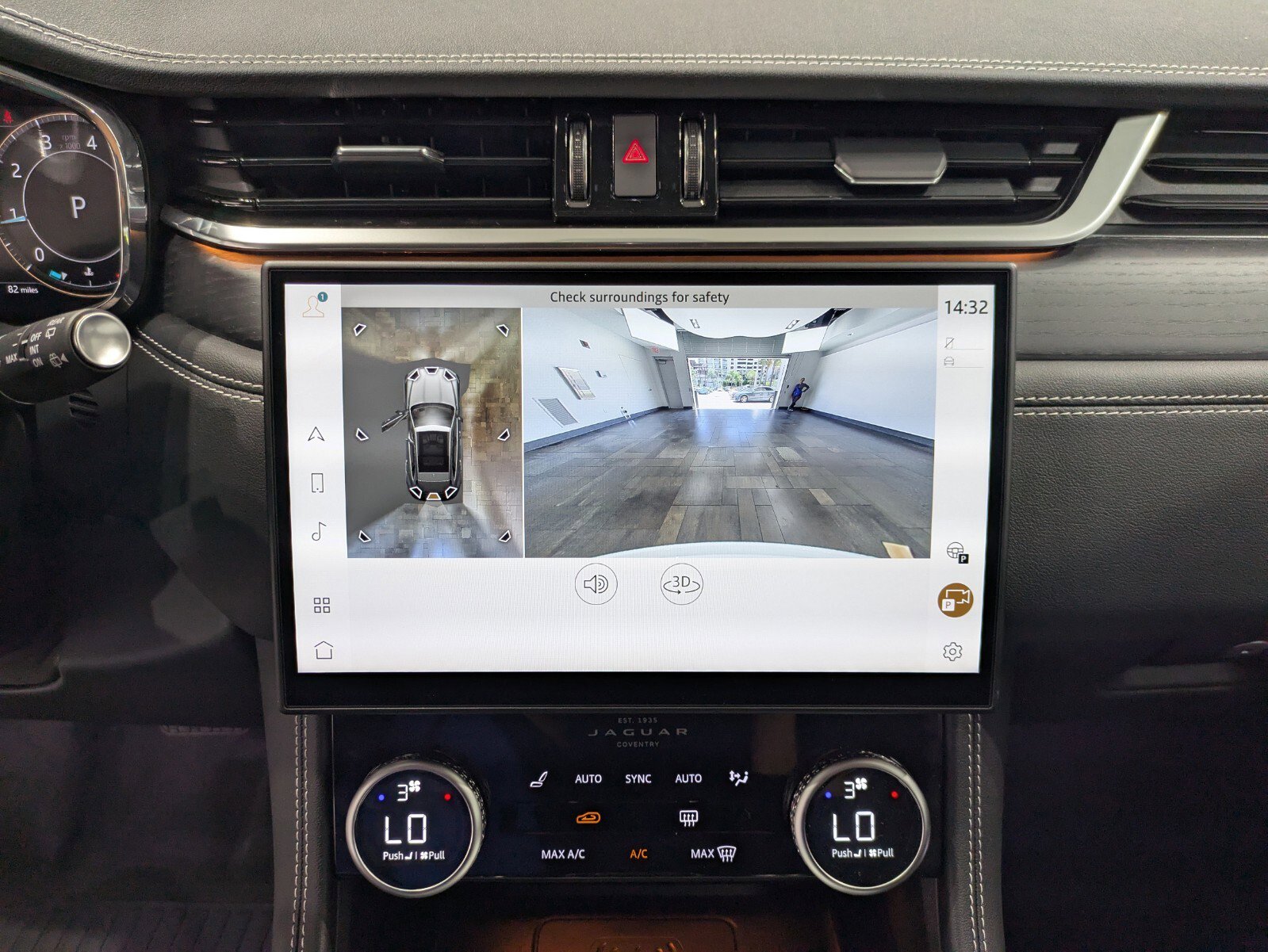 New 2026 Jaguar F-PACE R-Dynamic S image 17