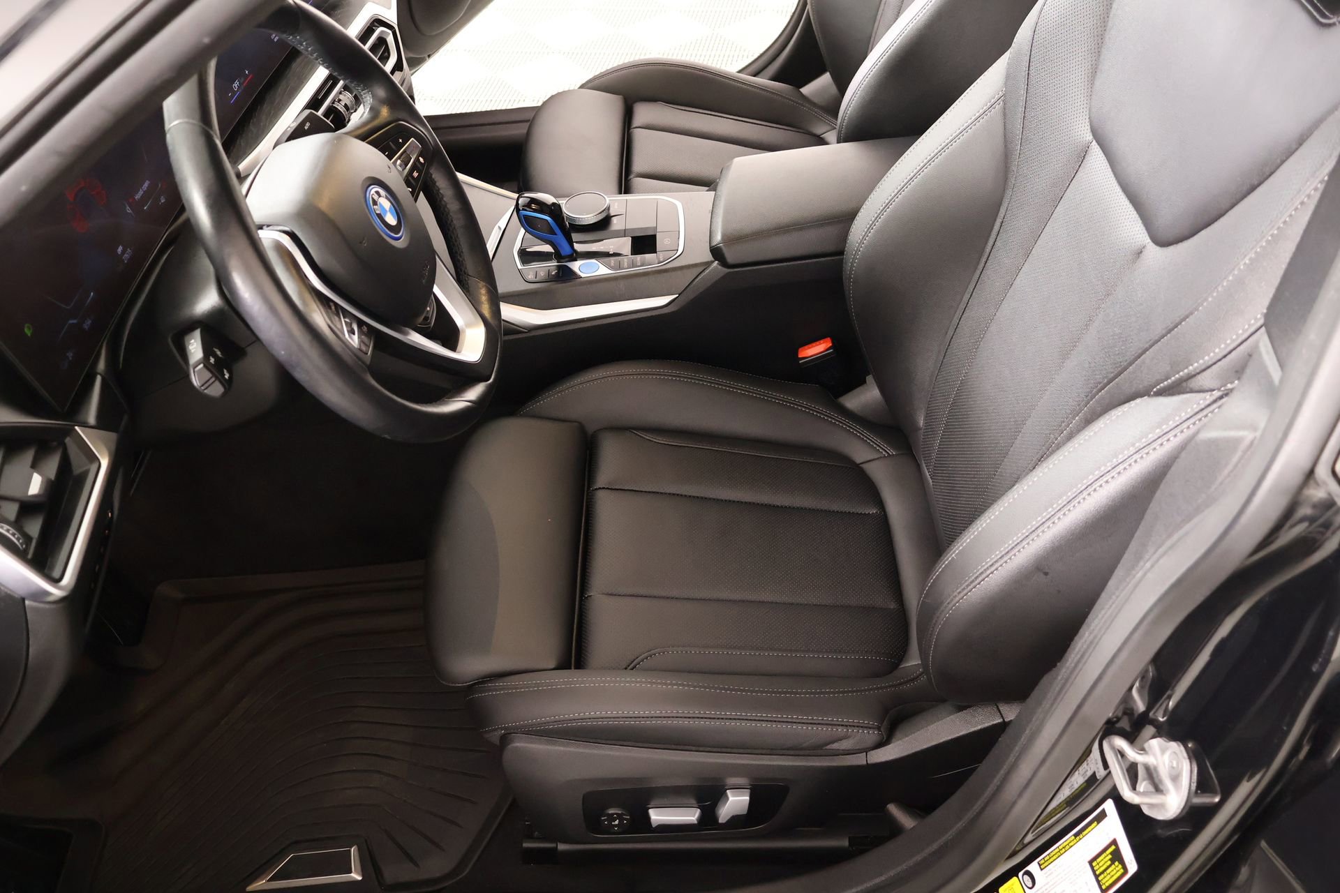 Used 2023 BMW i4 eDrive35 w/ Premium Package image 12