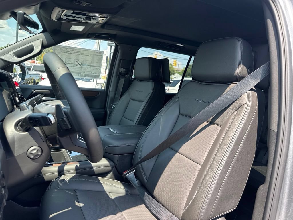 New 2026 GMC Yukon XL Denali w/ Advanced Technology Package AWD/4WD image 17