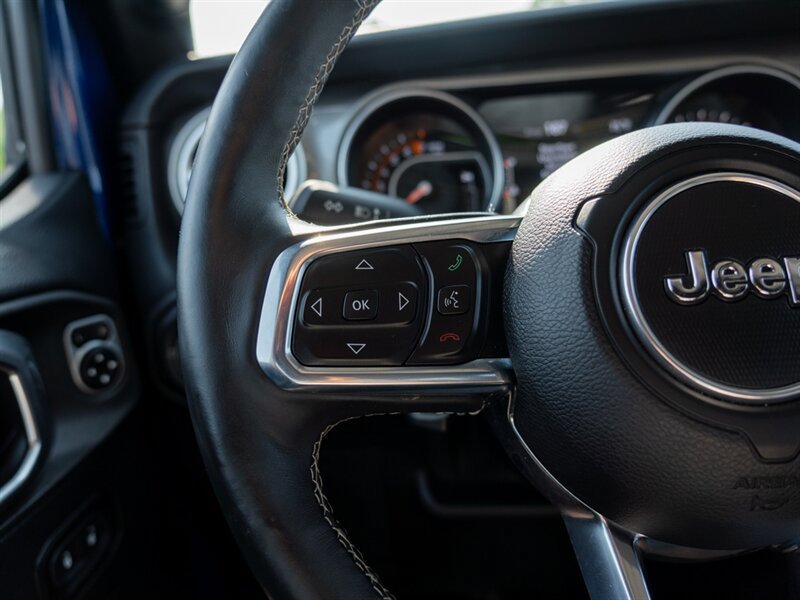 Used 2018 Jeep Wrangler Unlimited Sahara w/ Dual Top Group AWD/4WD image 29
