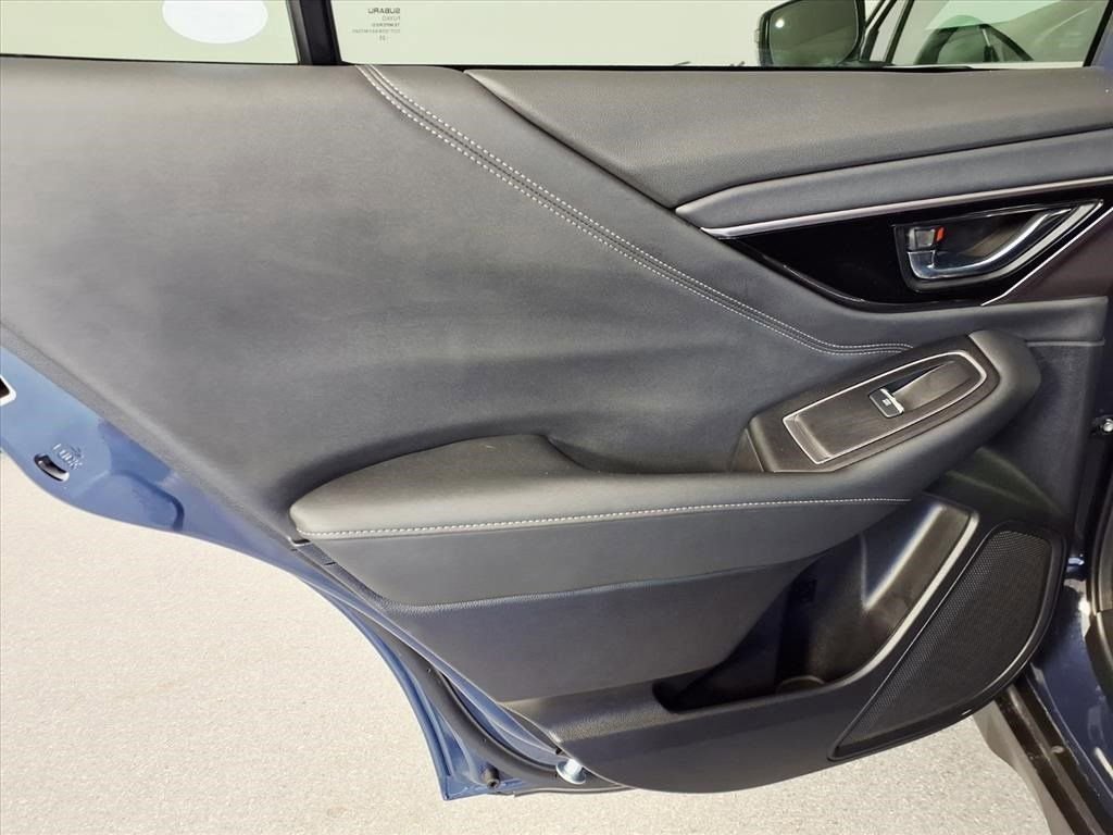 Used 2025 Subaru Outback Limited image 11