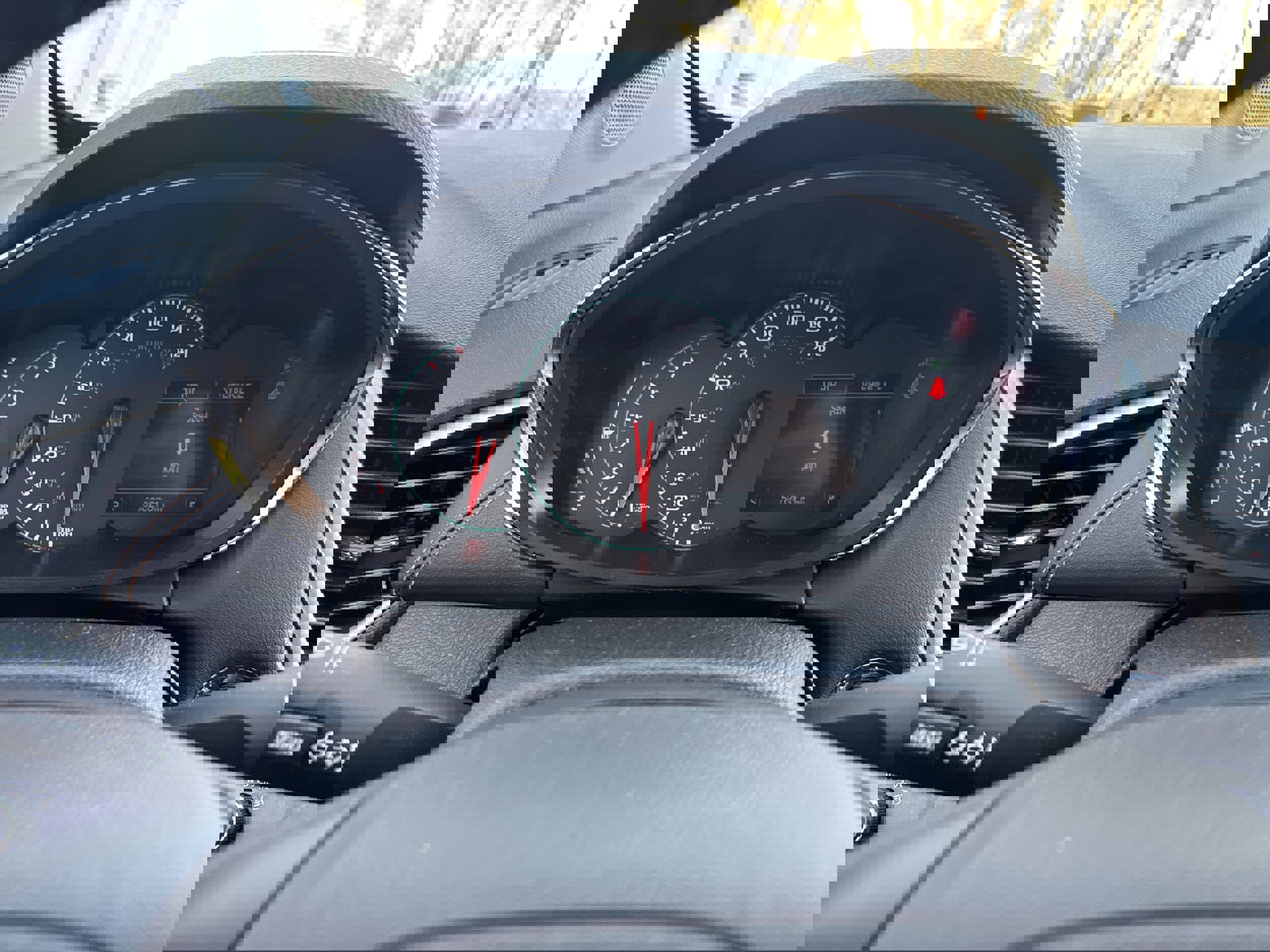 Used 2019 Chevrolet Trax LT w/ LT Convenience Package image 19