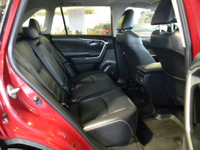 Used 2020 Toyota RAV4 XLE Premium AWD/4WD image 20