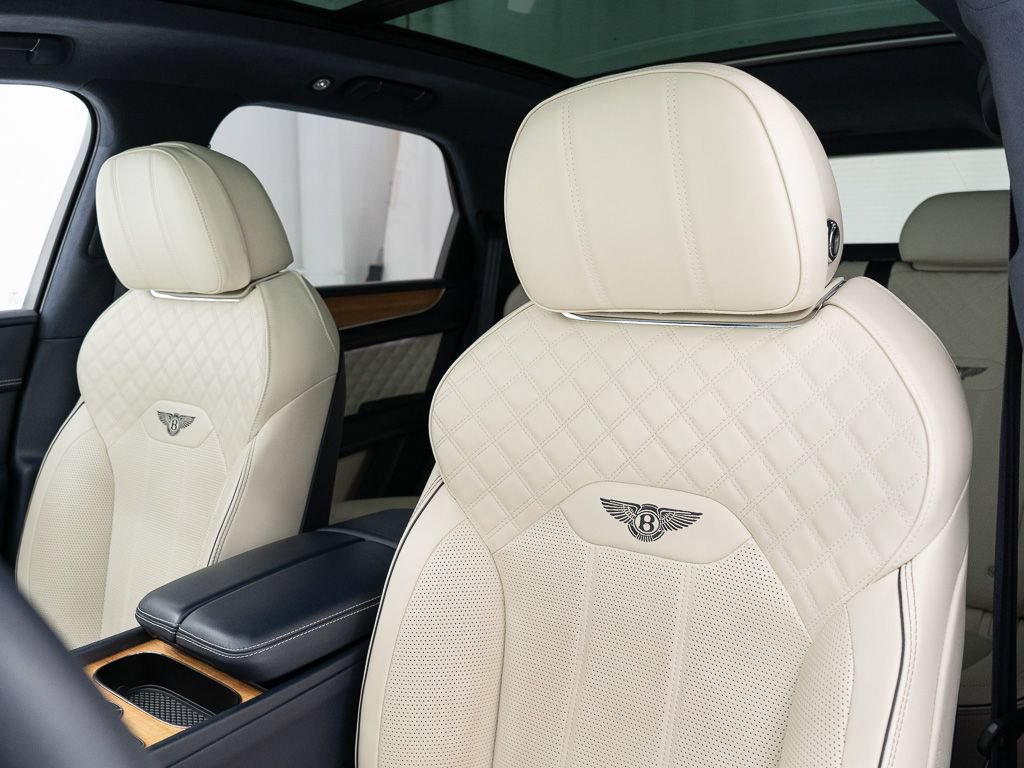Certified 2023 Bentley Bentayga AWD/4WD image 16