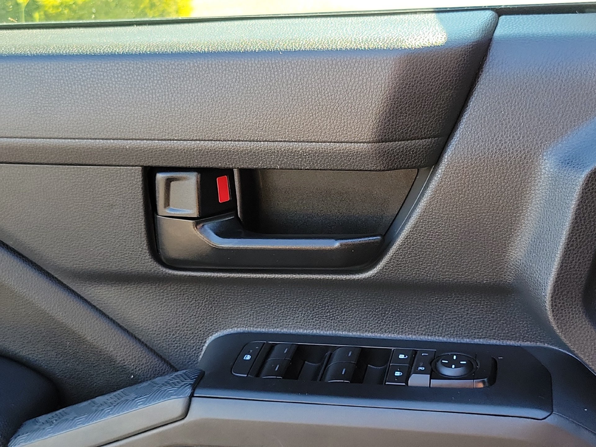 Used 2024 Toyota Tacoma SR5 AWD/4WD image 13