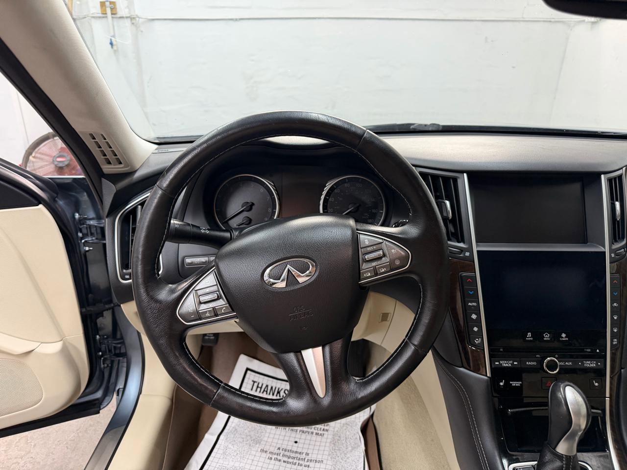 Used 2016 INFINITI Q50 3.0t Premium w/ Driver Assistance Package RWD image 18