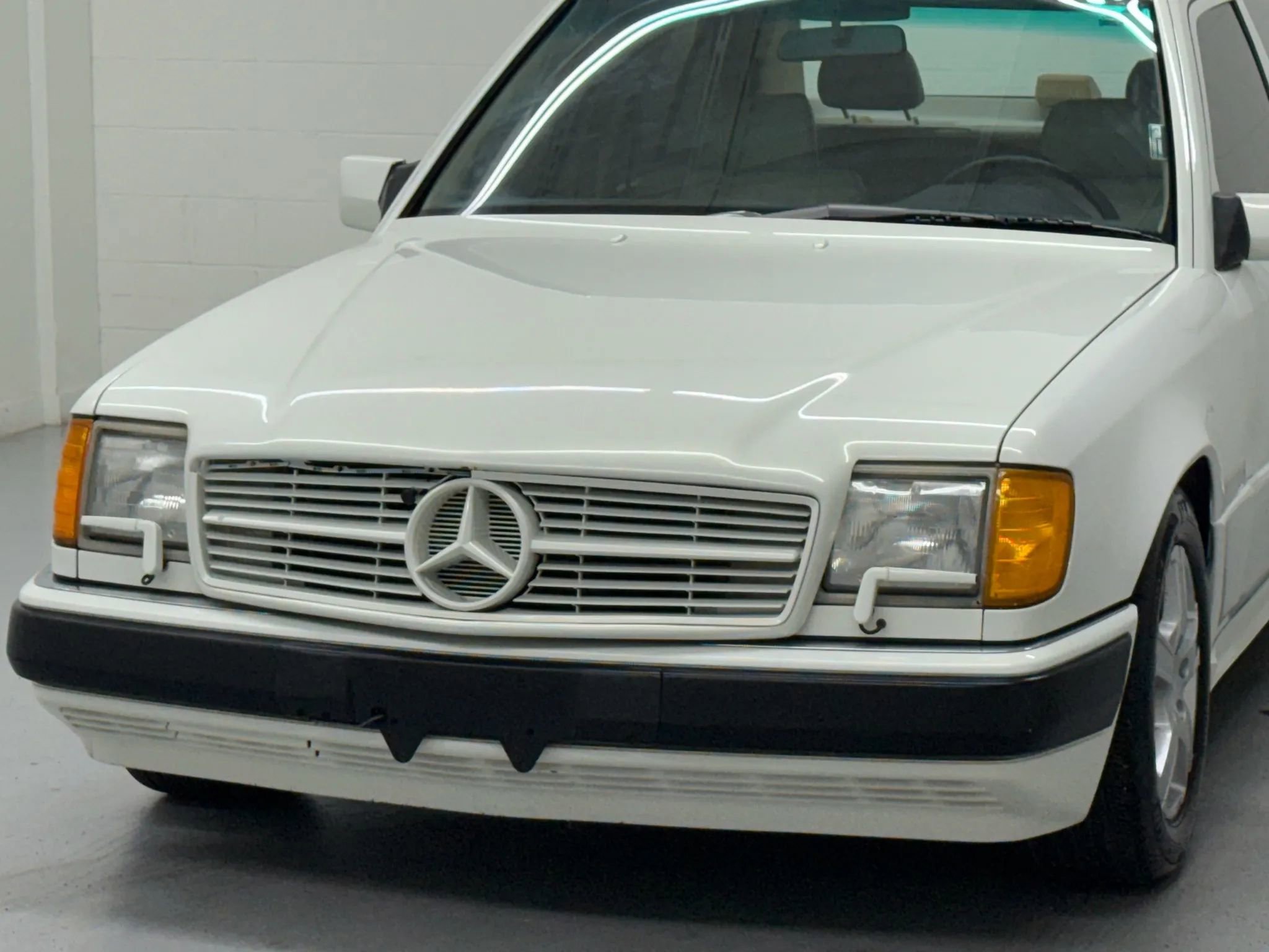 Used 1990 Mercedes-Benz 300 E 3.0 image 10