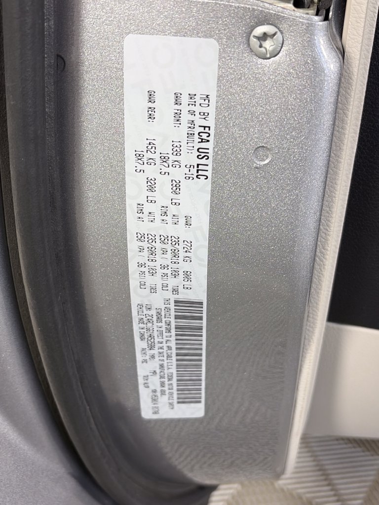 Used 2017 Chrysler Pacifica Limited w/ Advanced Safetytec Group FWD image 9
