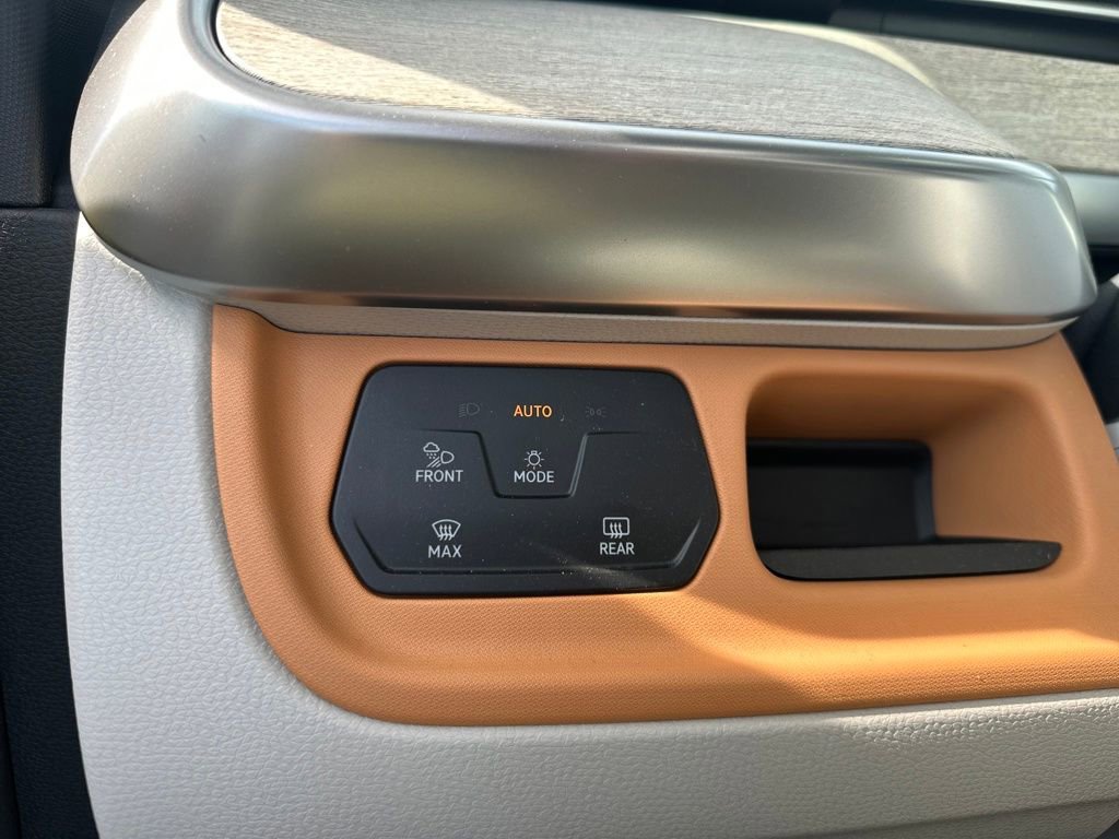 New 2025 Volkswagen ID. Buzz 1st Edition AWD/4WD image 28