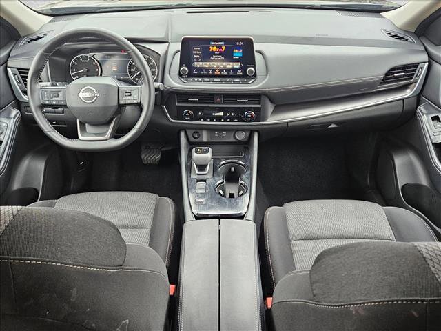 Used 2025 Nissan Rogue SV image 17