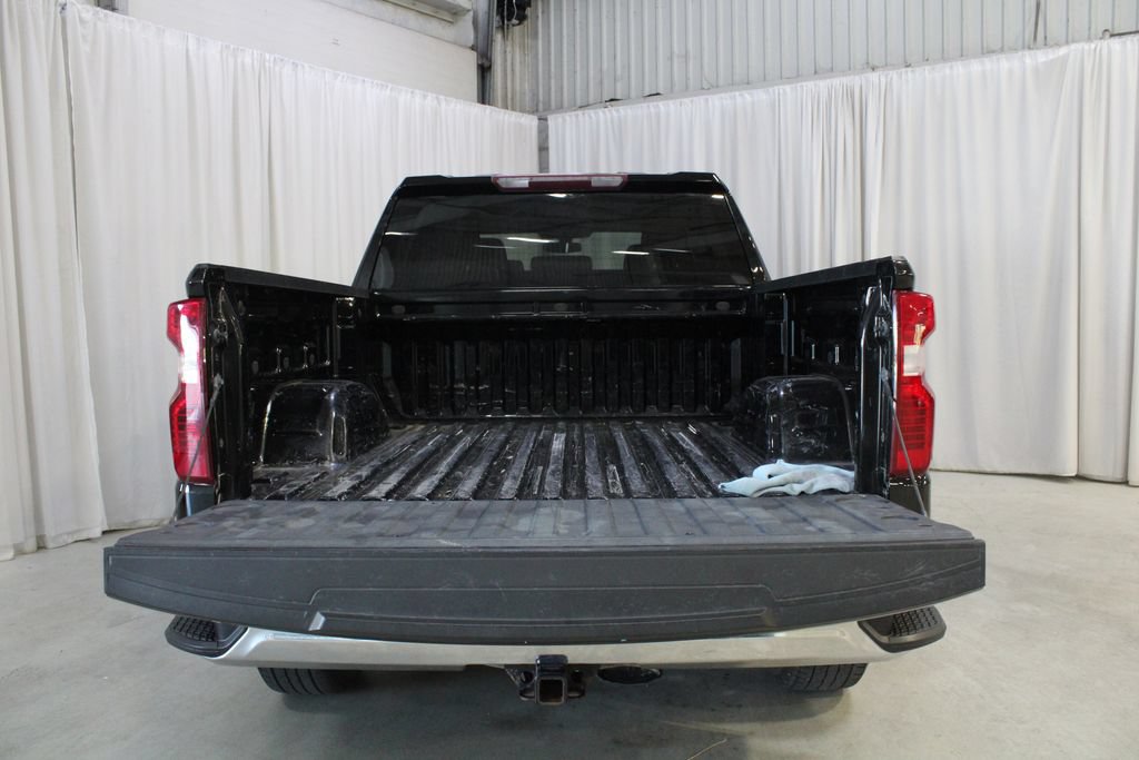 Used 2021 Chevrolet Silverado 1500 LT AWD/4WD image 29