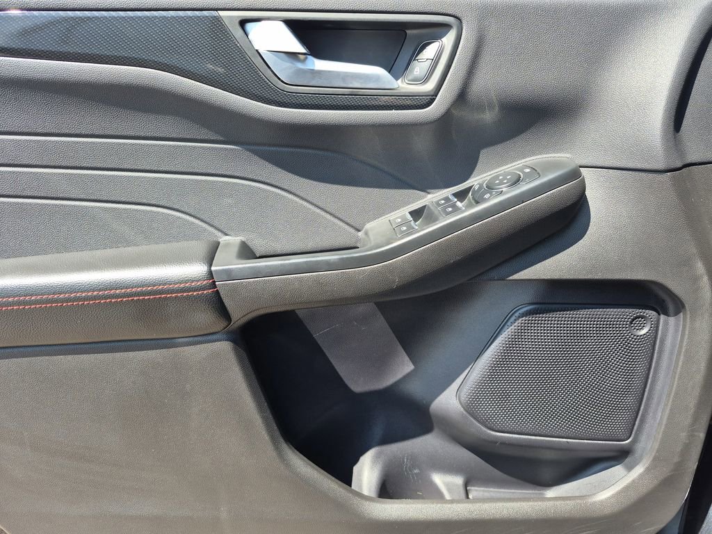 Used 2024 Ford Escape ST-Line image 7
