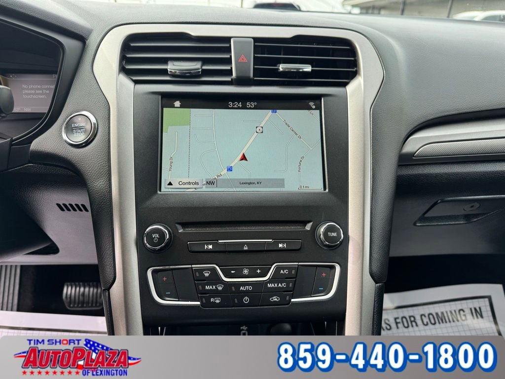 Used 2018 Ford Fusion SE w/ Fusion SE Technology Package image 24