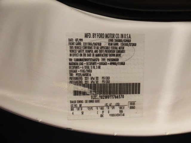 Used 2000 Lincoln Town Car Signature image 31