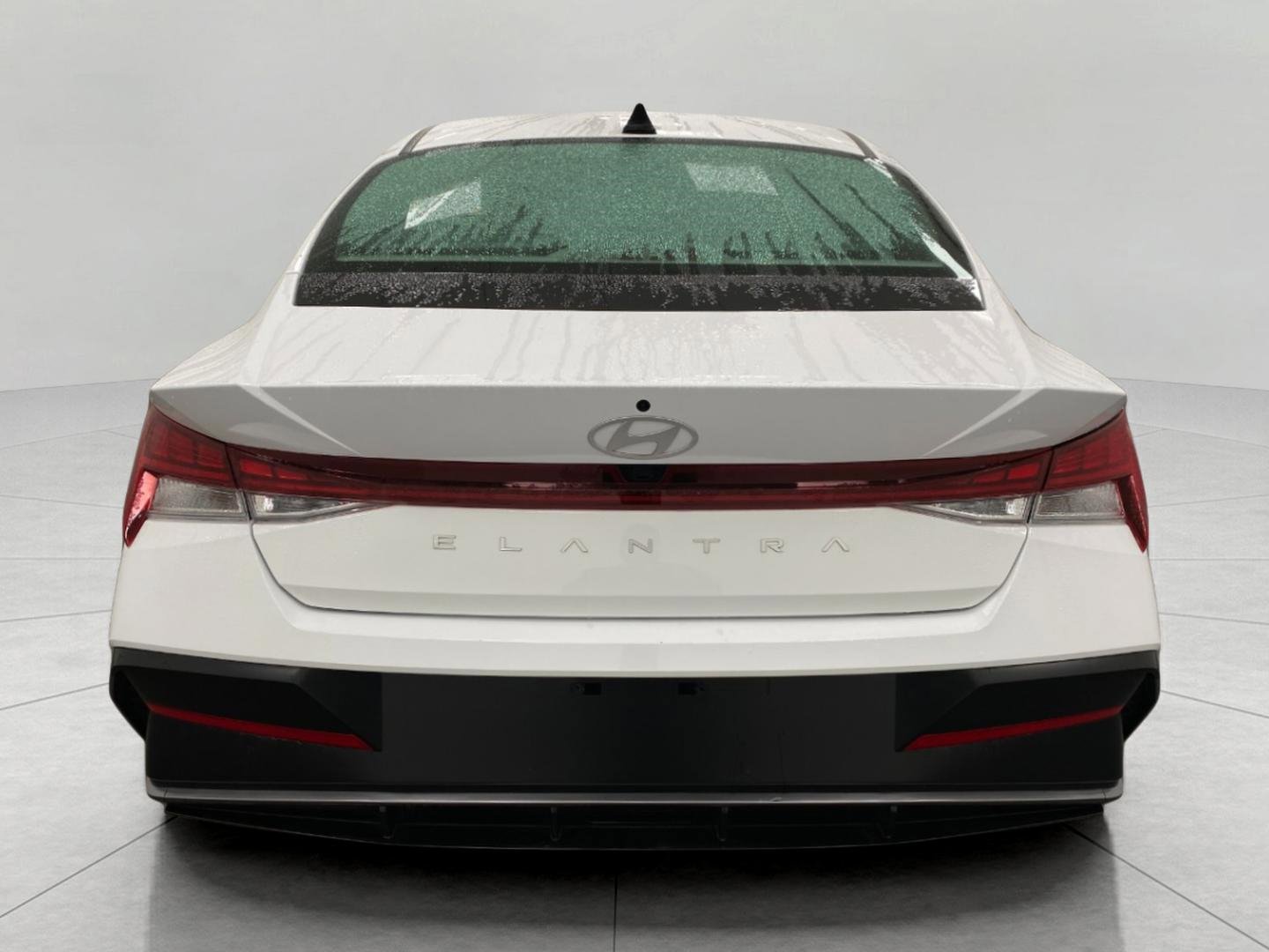 Used 2025 Hyundai Elantra SEL image 5