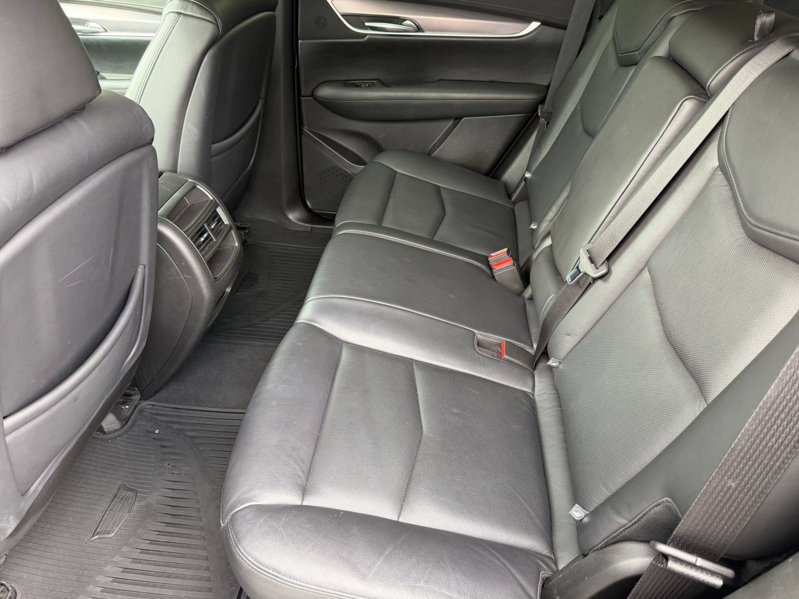 Used 2018 Cadillac XT5 Luxury w/ Driver Awareness Package AWD/4WD image 32