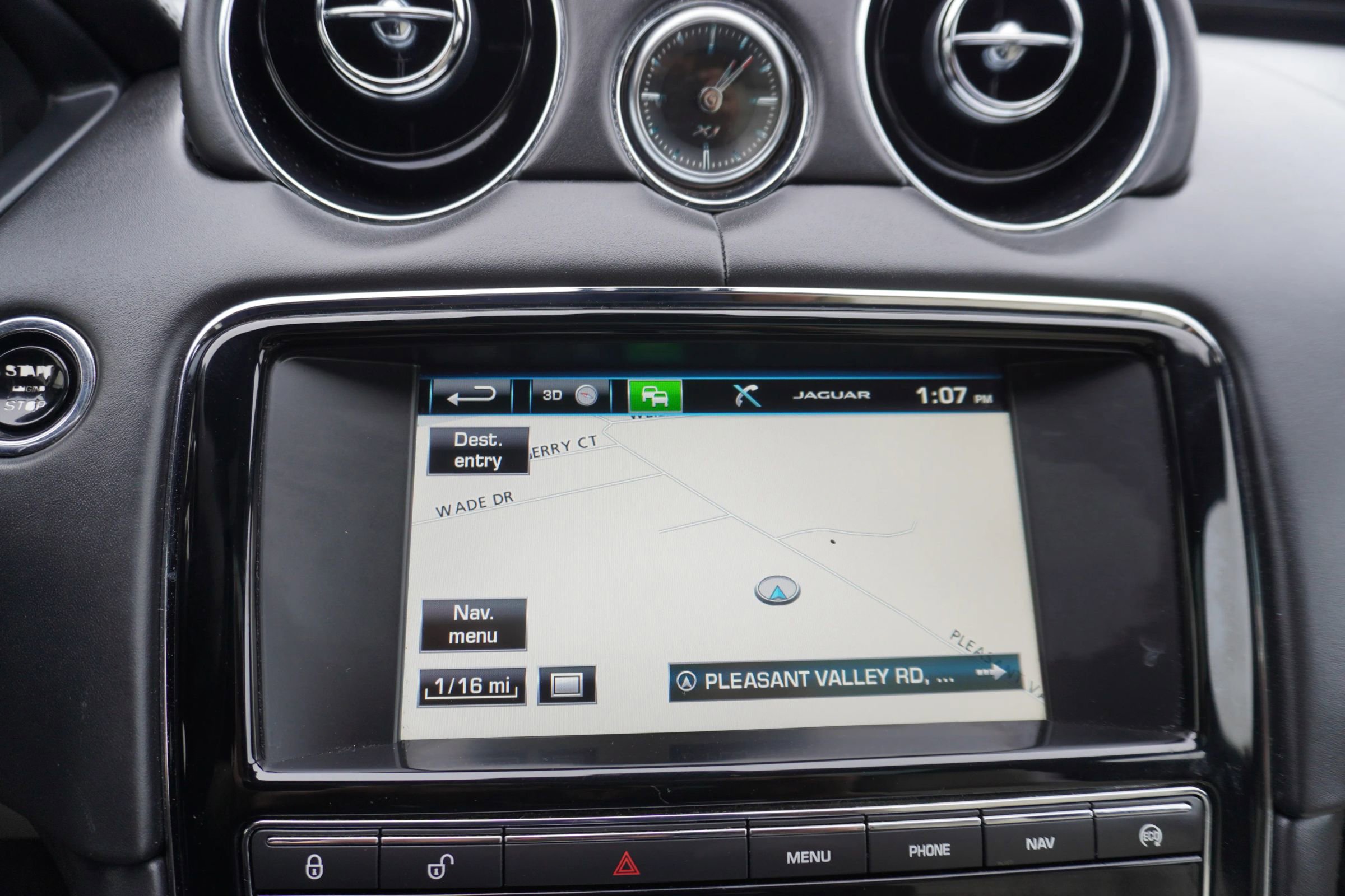 Used 2015 Jaguar XJ image 19