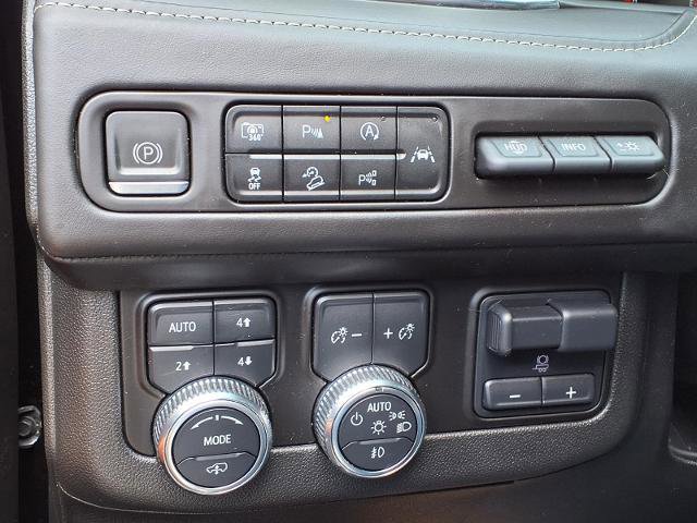 Used 2023 GMC Yukon Denali Ultimate AWD/4WD image 15