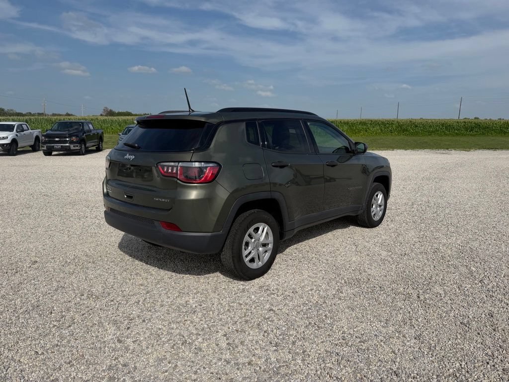 Used 2018 Jeep Compass Sport AWD/4WD image 3