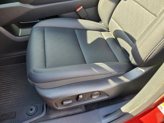 New 2026 Chevrolet Equinox LT w/ Convenience Package II image 14