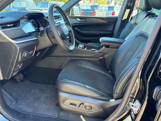 New 2025 Jeep Grand Cherokee L Altitude image 11