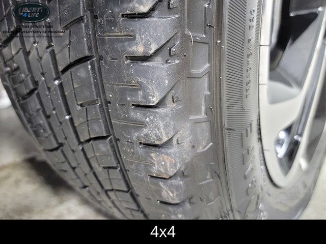 Used 2024 Jeep Compass Limited AWD/4WD image 12