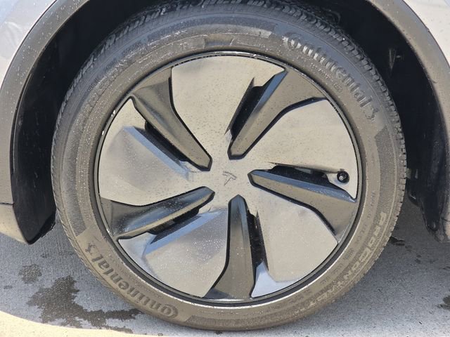 Used 2026 Tesla Model Y Long Range RWD image 9