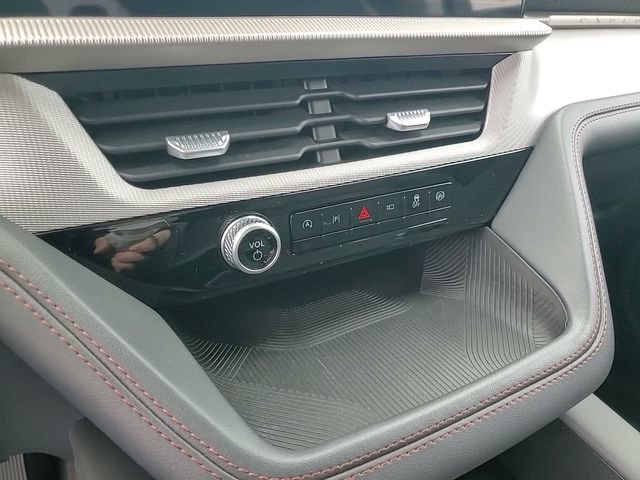 Used 2025 Ford Explorer Active image 24