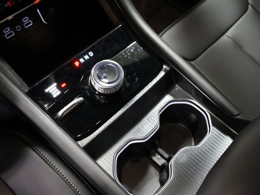 New 2025 Jeep Grand Cherokee Limited w/ Black Appearance Package image 25