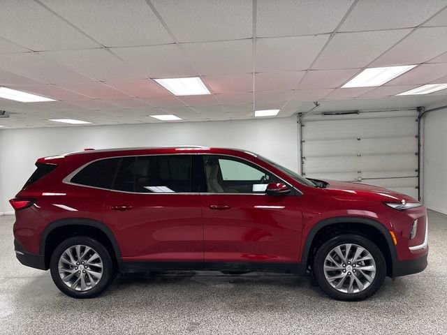 Used 2026 Buick Enclave Preferred w/ Power Package image 9