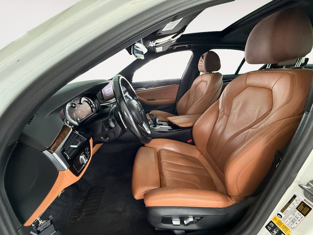 Used 2019 BMW 530i xDrive w/ Convenience Package image 10