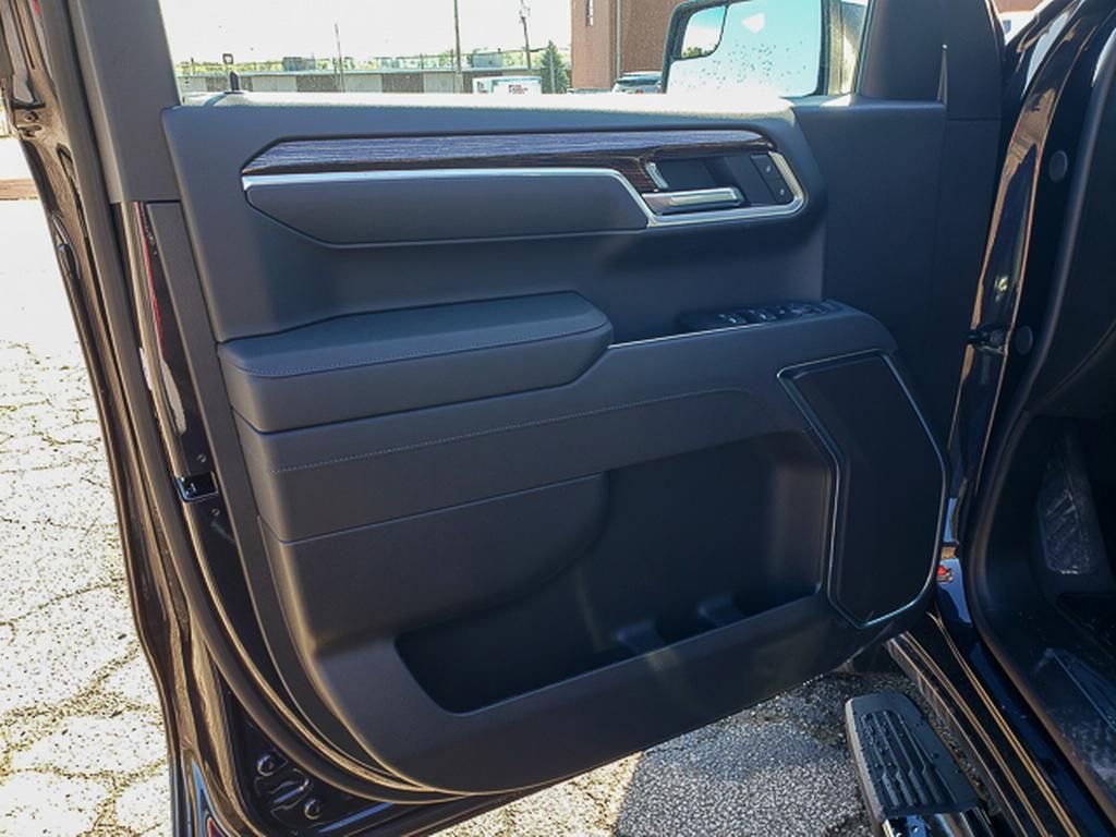 New 2026 GMC Sierra 1500 SLE image 6