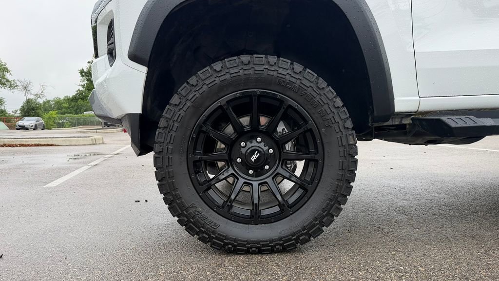 Used 2024 Chevrolet Colorado Z71 w/ Z71 Convenience Package 2 image 12