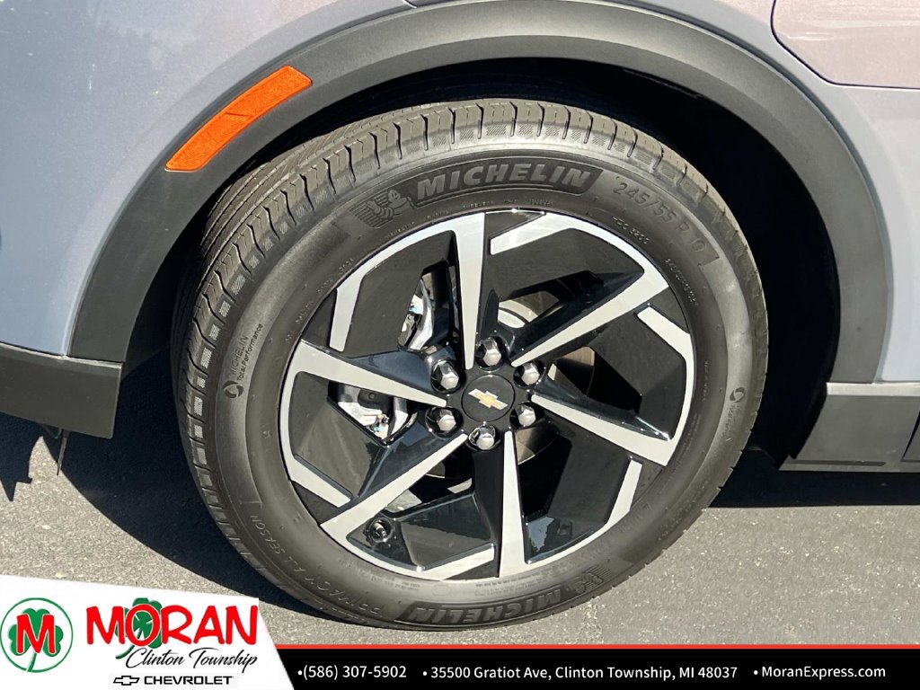 Certified 2025 Chevrolet Equinox EV LT w/ Comfort Package FWD image 11