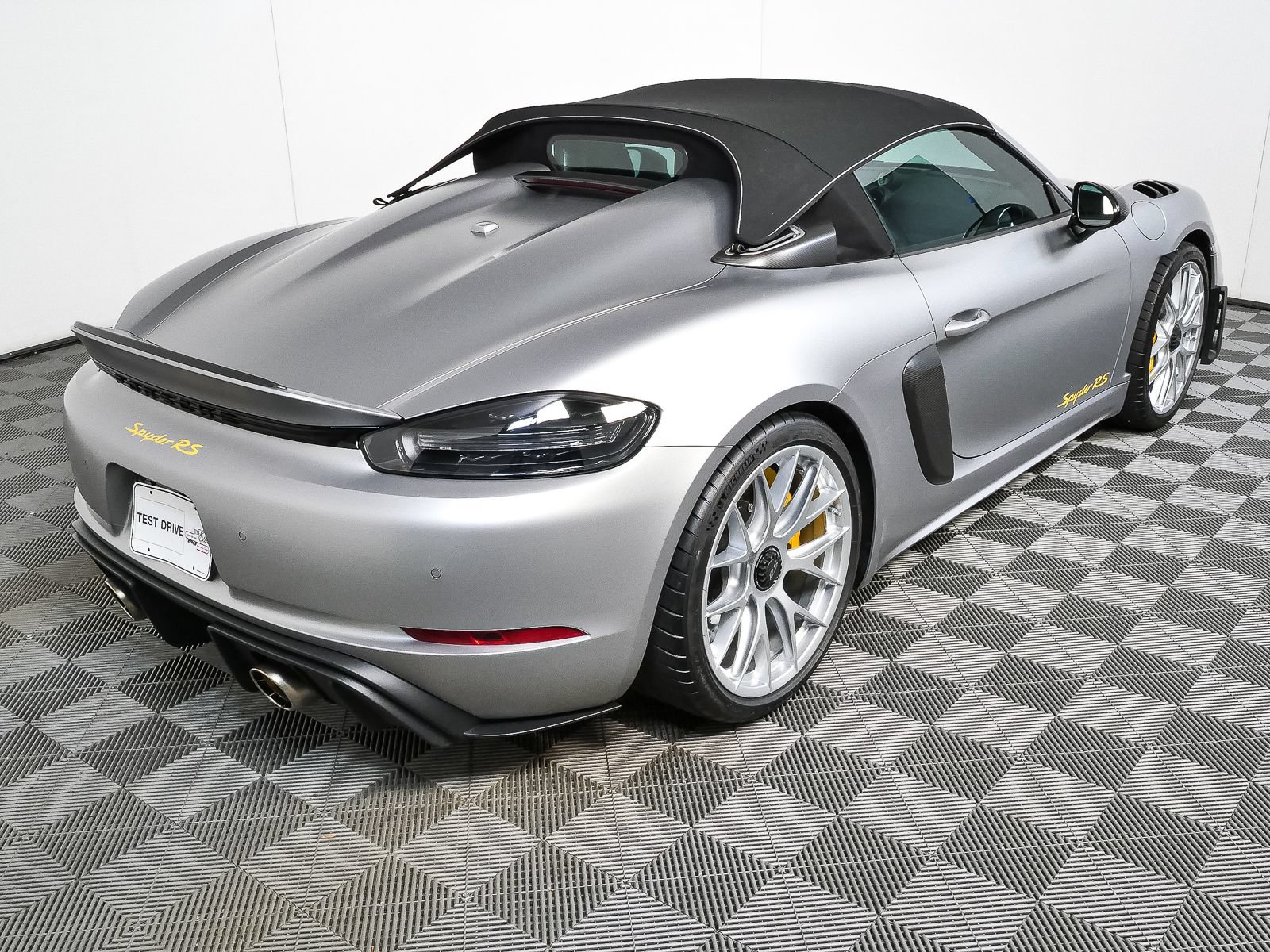 Certified 2025 Porsche 718 Boxster Spyder RS RWD image 25