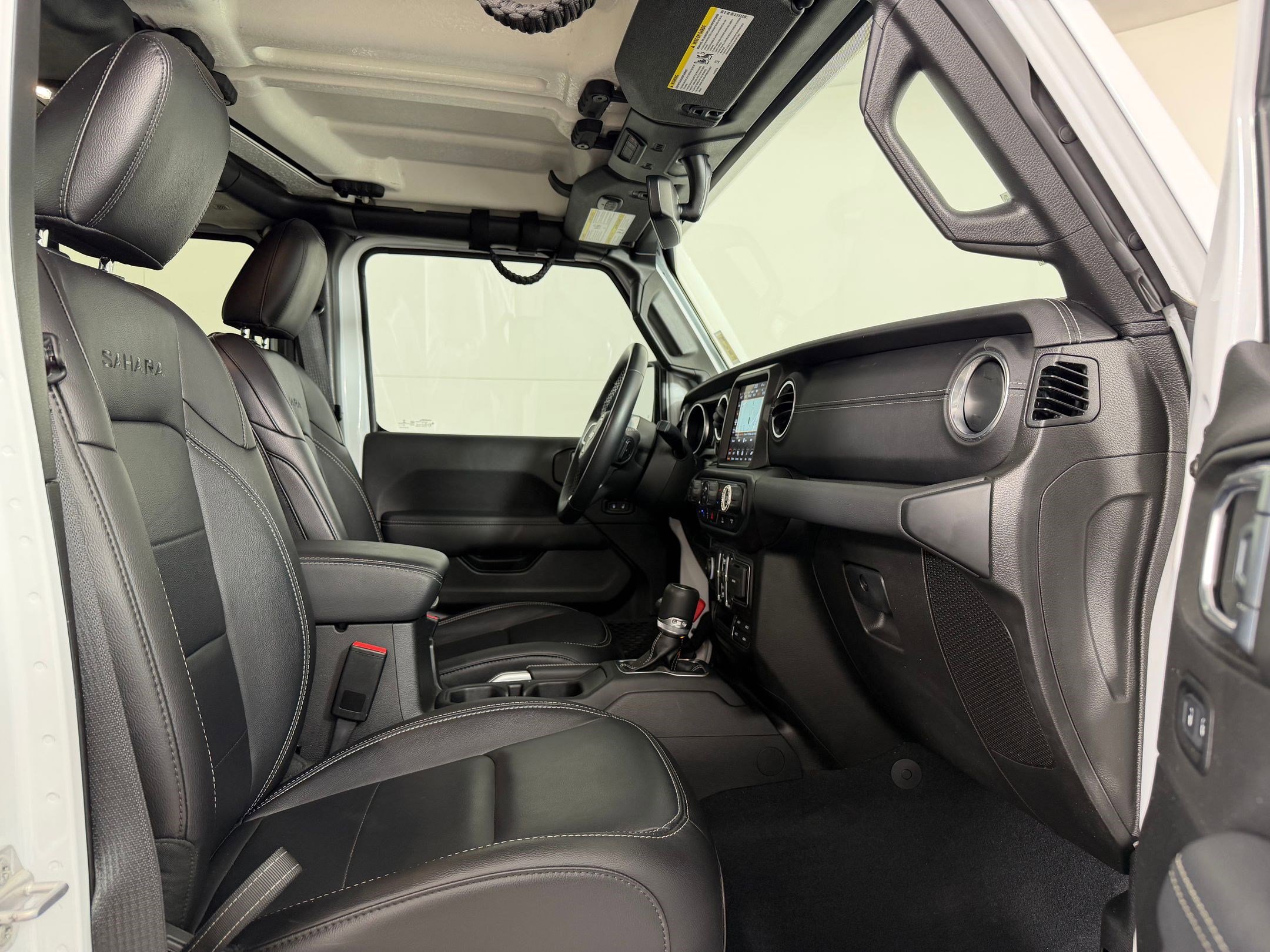 Used 2022 Jeep Wrangler Unlimited Sahara image 28