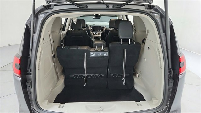 Used 2021 Chrysler Pacifica Touring-L w/ Uconnect Theater Family Group image 19
