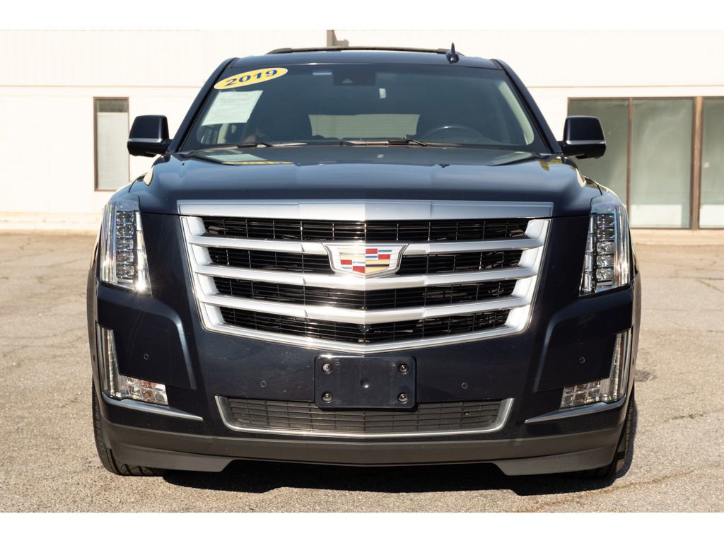 Used 2019 Cadillac Escalade Luxury image 3