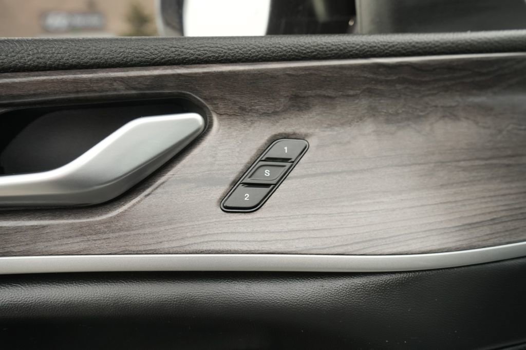 Used 2022 Jeep Grand Cherokee Limited 4xe image 25