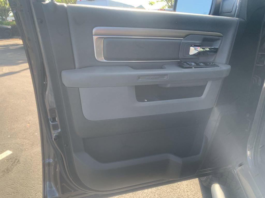 Used 2017 RAM 2500 Big Horn w/ Sport Appearance Group AWD/4WD image 10