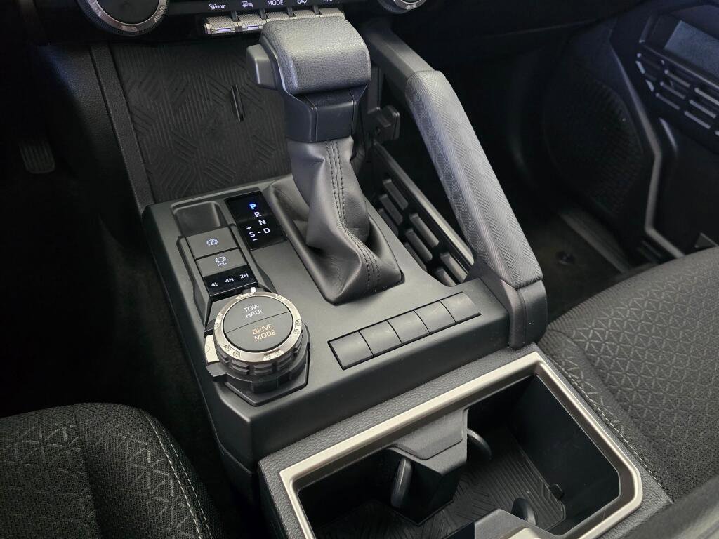 Used 2025 Toyota 4Runner SR5 image 33