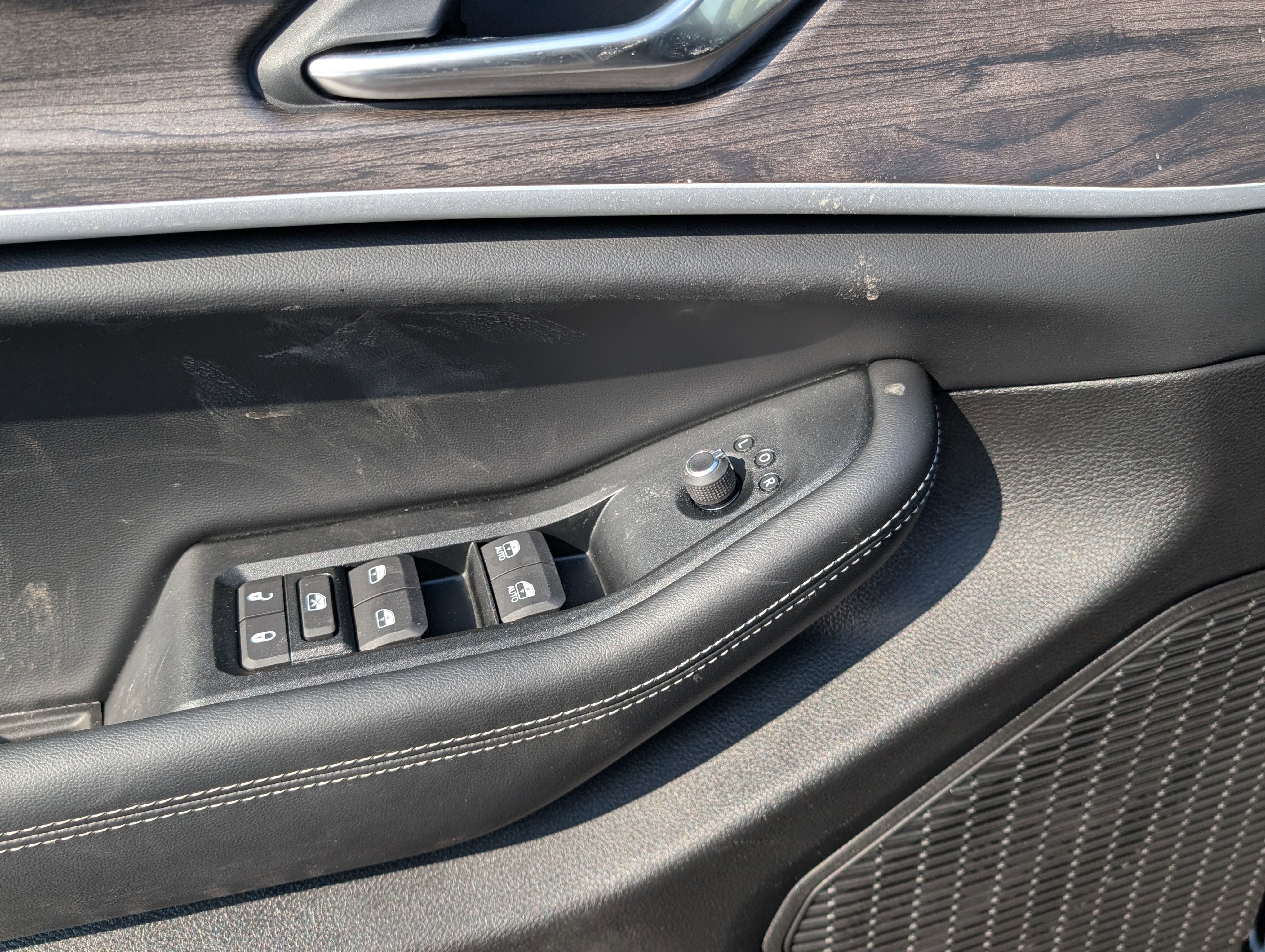 New 2026 Jeep Grand Cherokee Altitude image 17