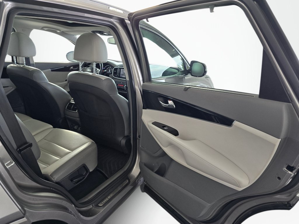 Used 2019 Kia Sorento SX FWD image 40