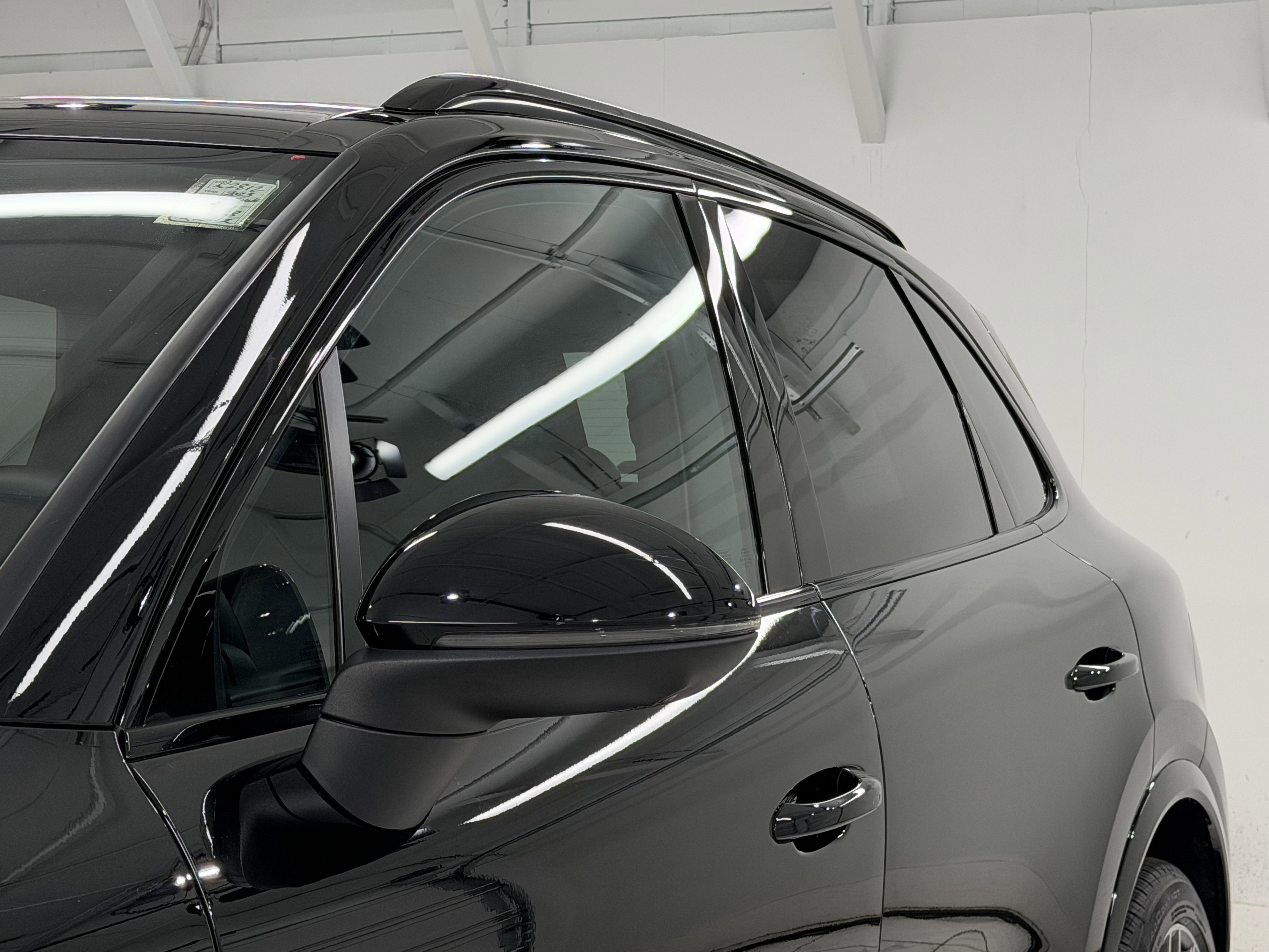 Certified 2023 Porsche Cayenne Platinum Edition image 20