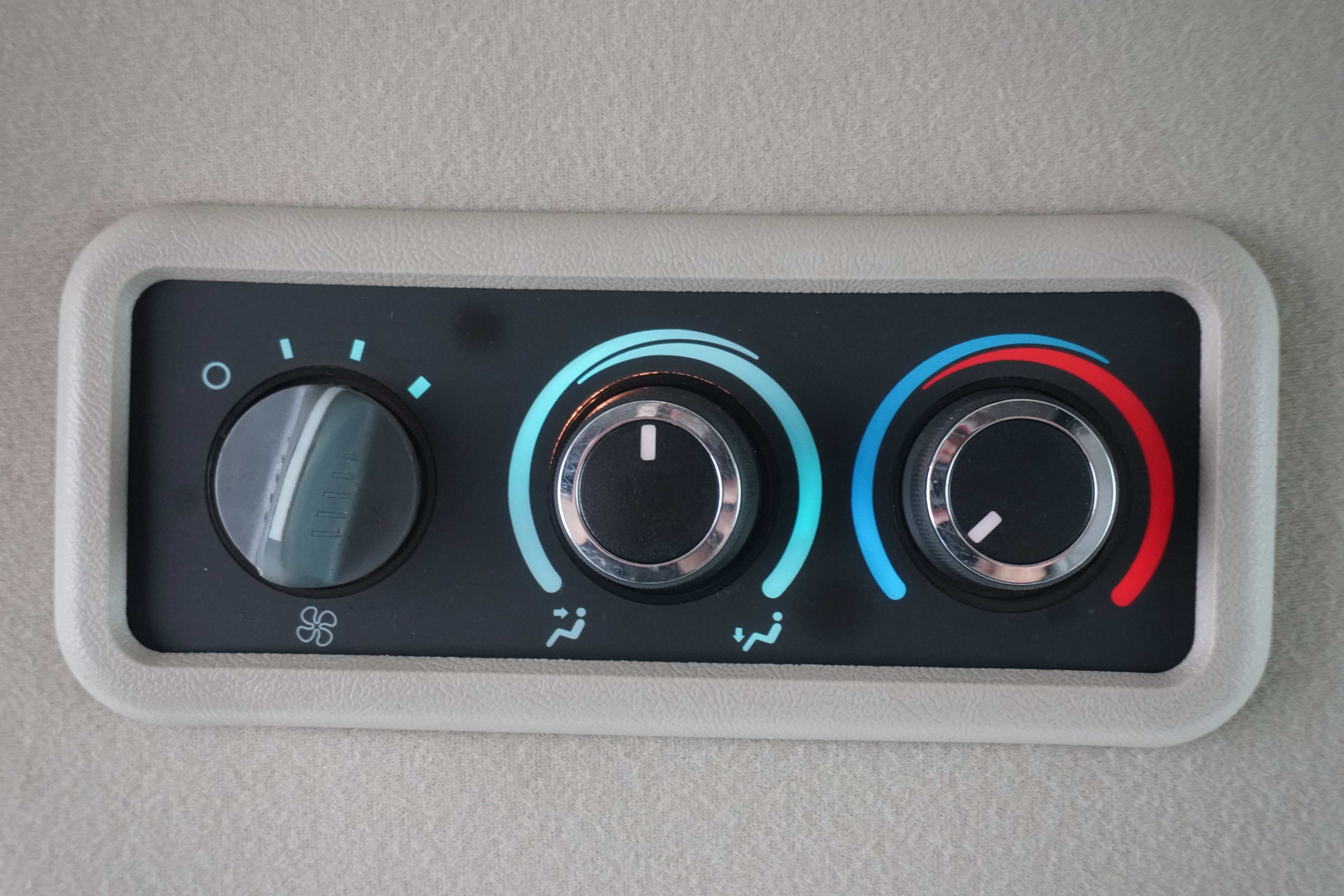 Used 2017 Chevrolet Express 3500 LT w/ LT Preferred Equipment Group image 17