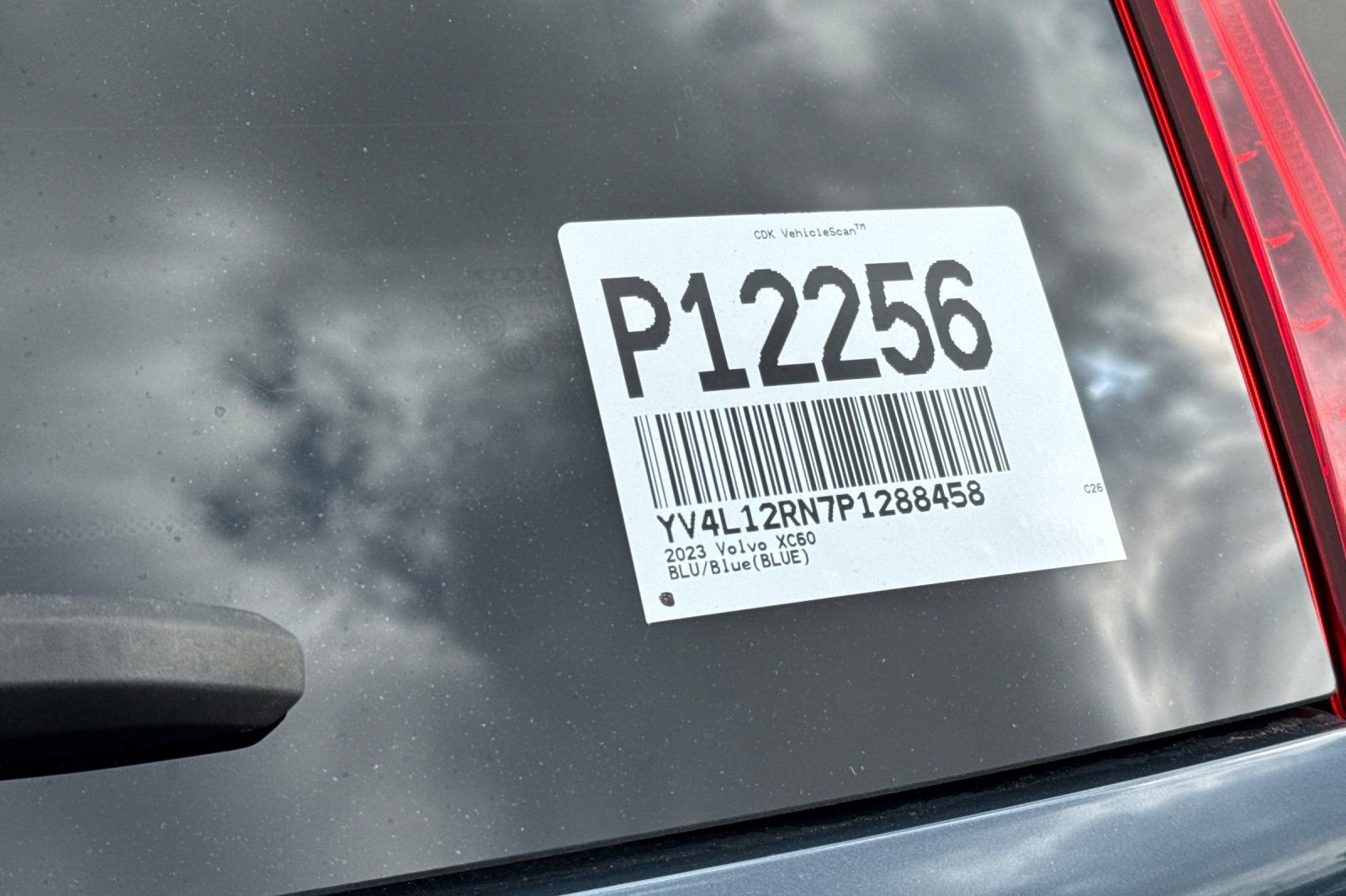 Used 2023 Volvo XC60 B5 Plus image 34