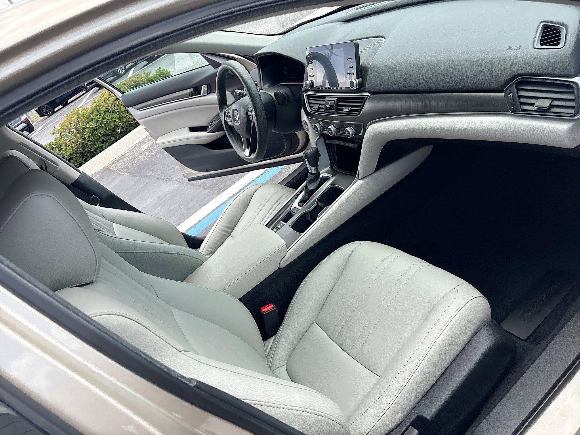 Used 2019 Honda Accord LX image 19