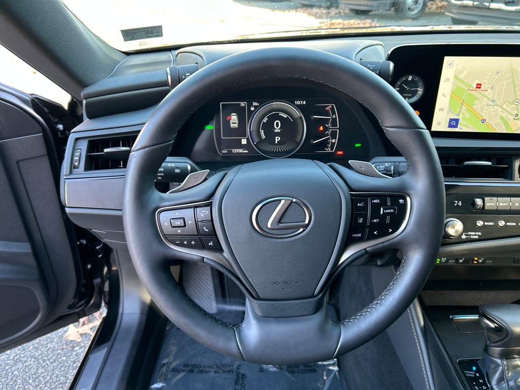 Used 2023 Lexus ES 300h w/ Premium Package image 18